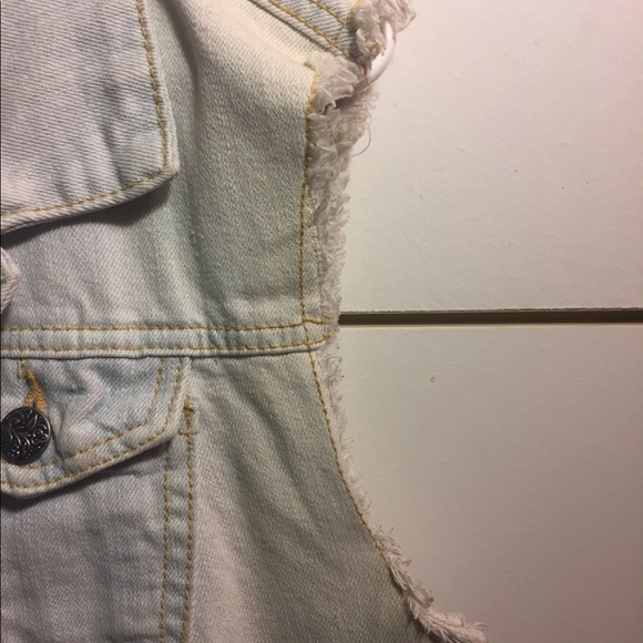 fun jean jacket! - Picture 3 of 7